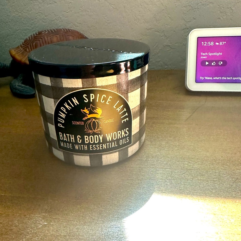 COPY - Bath & body works pumpkin spice latte 3 wick candle